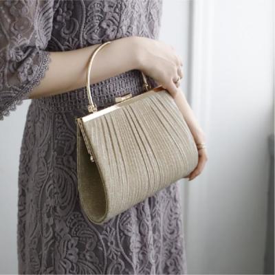 ラメプリーツ金具ハンドルクラッチバッグ結婚式、お呼ばれ、パーティー